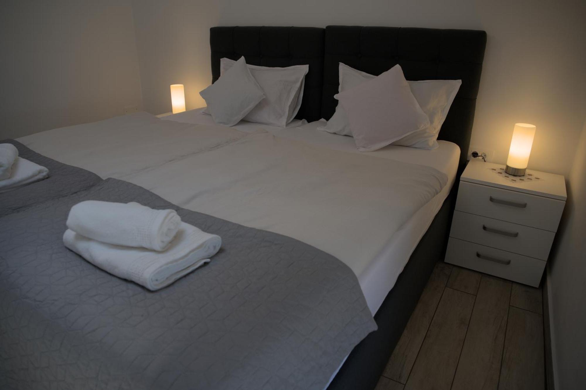 Apartmaji Soncek 伊佐拉 外观 照片