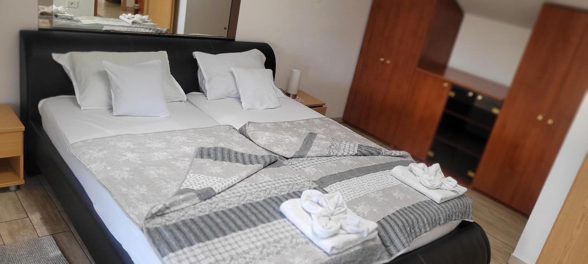 Apartmaji Soncek 伊佐拉 外观 照片